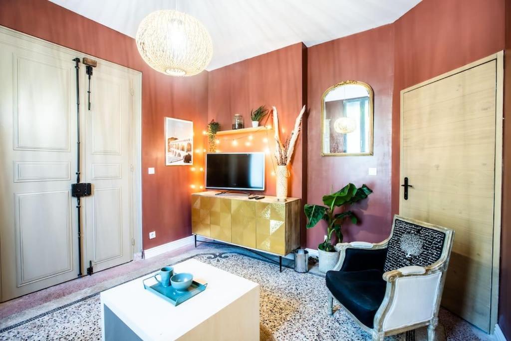 La Suite 2 Pieces Lit Queen Size Entree Privee 님 외부 사진